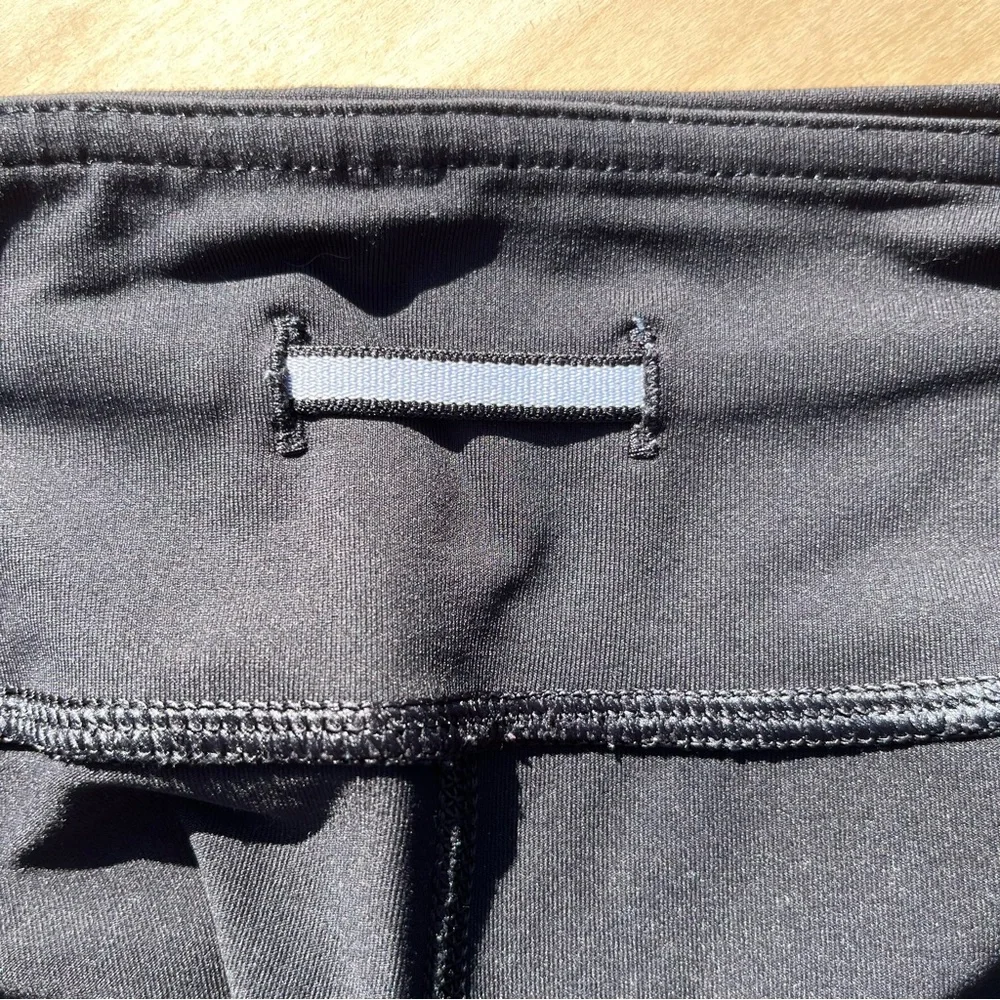 Lululemon Run Fast Free Crop Sz 8 Black, Ruffle Reflective Power Luxtreme - Picture 10 of 14